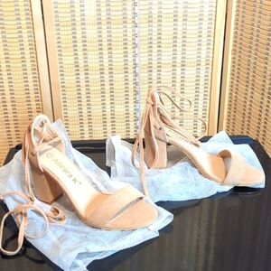 Allegra K. Block heel faux suede new without tag shoes size 5.5 heel 3"